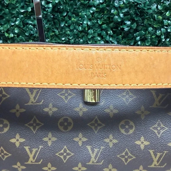 Louis Vuitton Berri PM - Picture 6 of 12